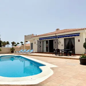 Villa Azul, Callao Salvaje